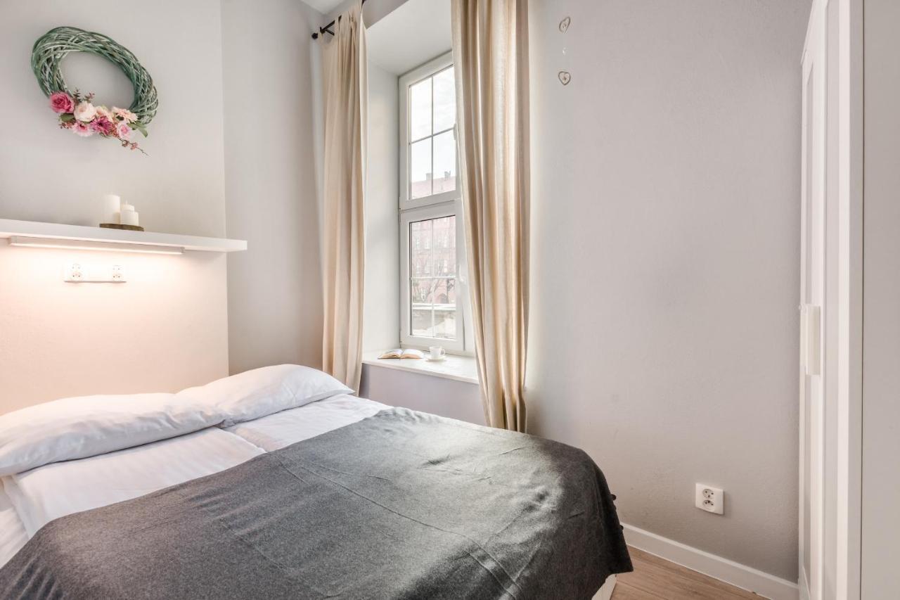 Golden Gate By Loft Apartments Гданск Екстериор снимка